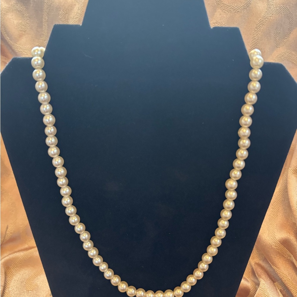 Vintage Ivory Pearl Necklace